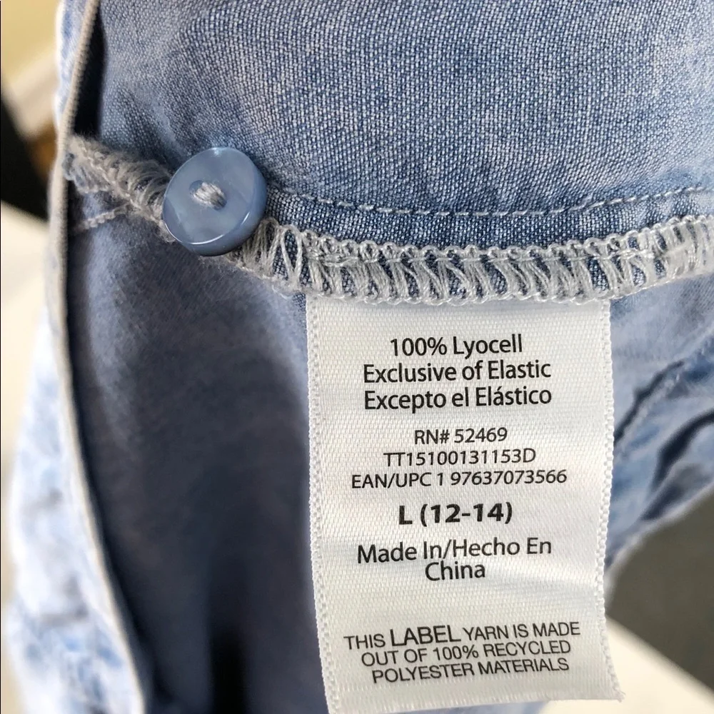 Time and Tru Washed Blue Denim-Look Button Front Bloused Sz L (T4)